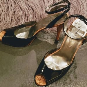 GUESS SZ 8 patent Leather and Cork